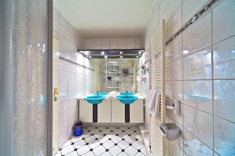 Regiohotel Germania Am Kurpark Бад-Гарцбург Экстерьер фото